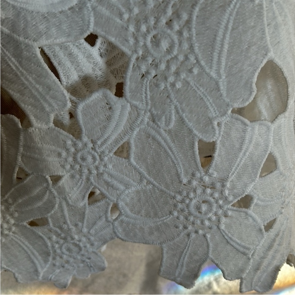 4 Our Dreamers floral lace caftan - Picture 4 of 8